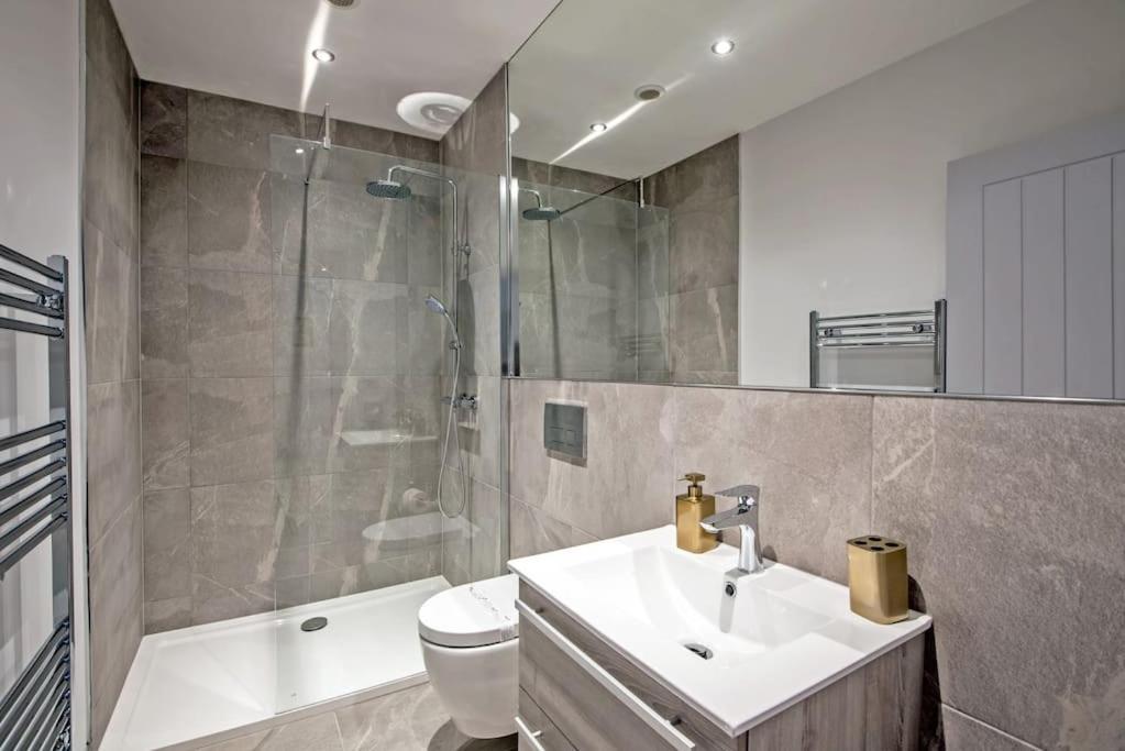 4 Bedroom Barn Conversion In Beamish County